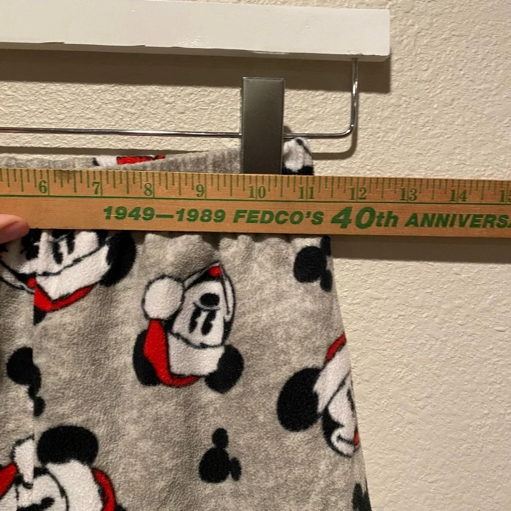 Disney Christmas Pajamas Mickey Mouse pants size 8 UNISEX Winter Holidays